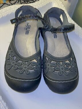 JBU by Jambu Wildflower Mary Jane Grey Flats Size 6.5
